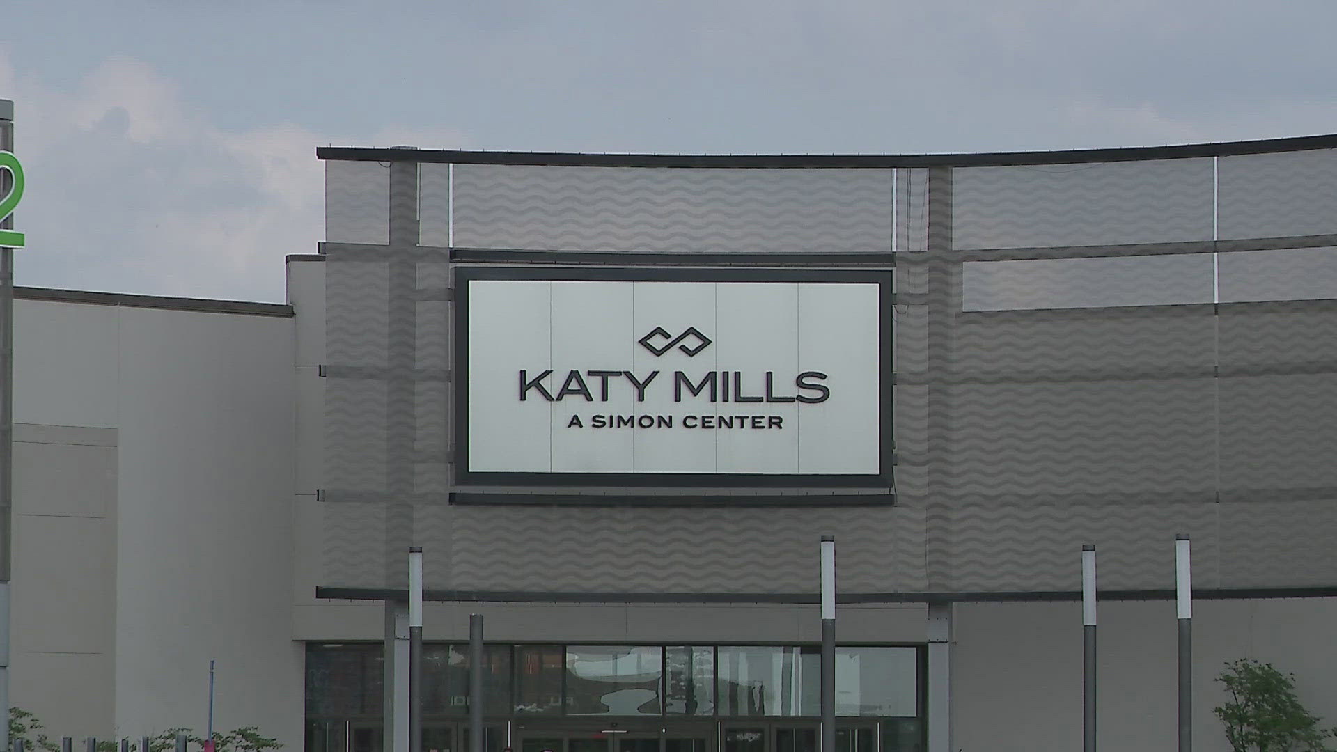 Surveillance footage showed the suspects stuffing merchandise into suitcases before leaving the premises.