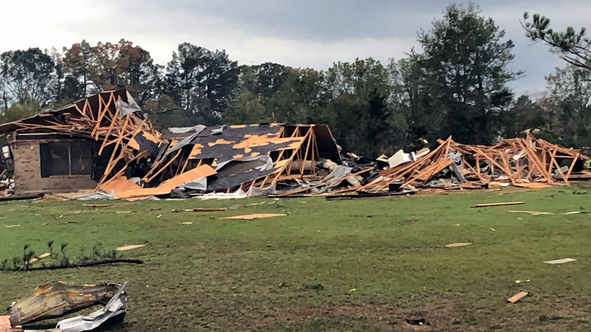 Photos and videos of tornadoes ripping through parts of Texas | khou.com