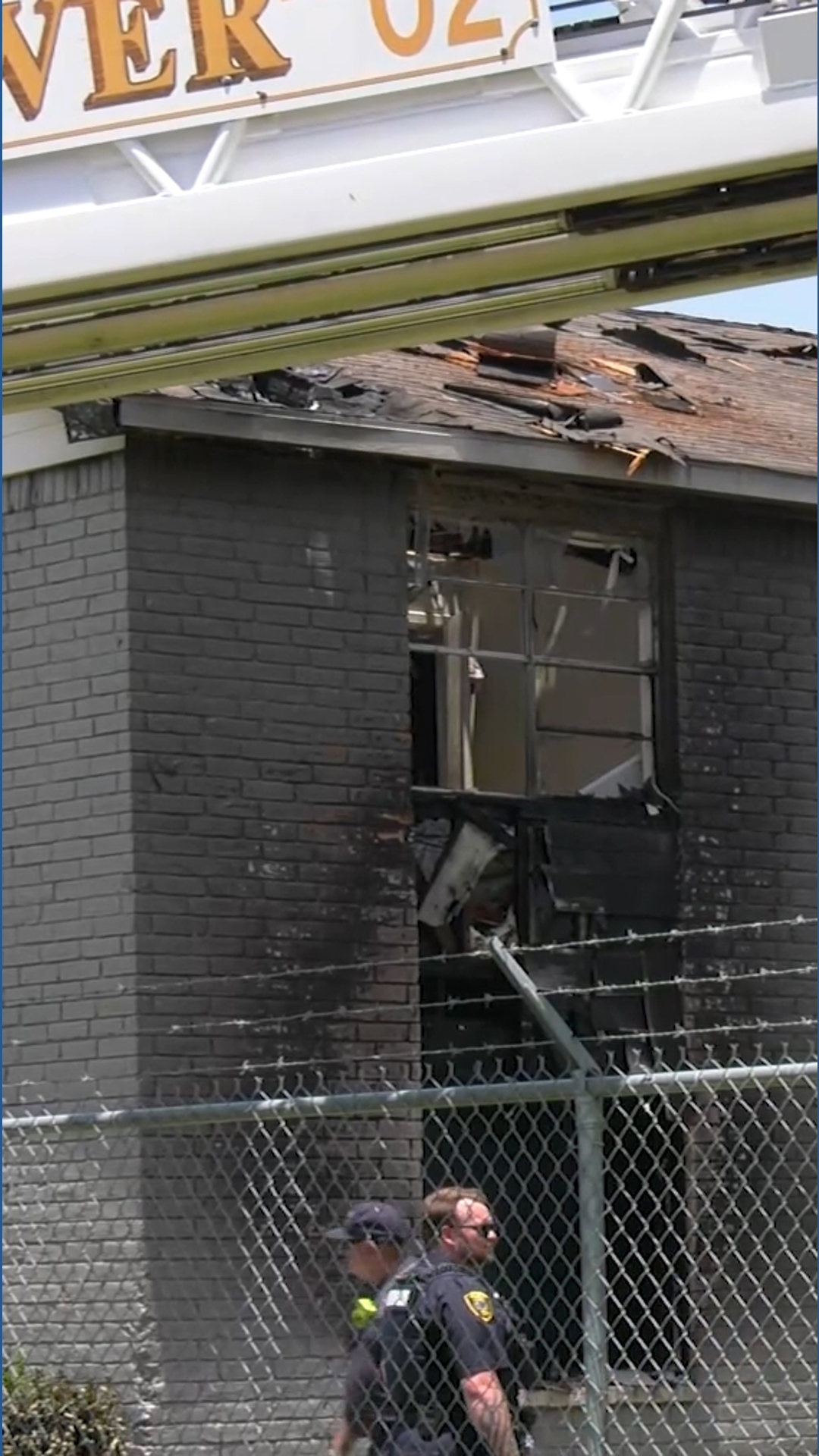 Fire breaks out apartment complex in Houston's Fifth Ward | khou.com
