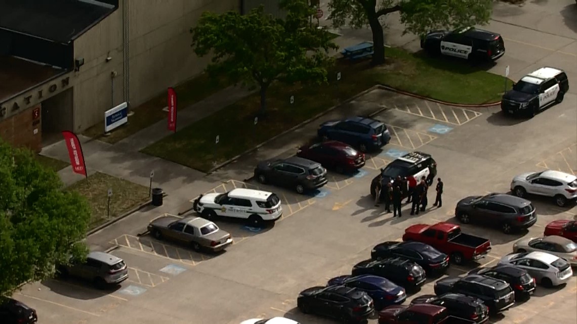 All Clear Given At College Of The Mainland After Bomb Threat Note ...