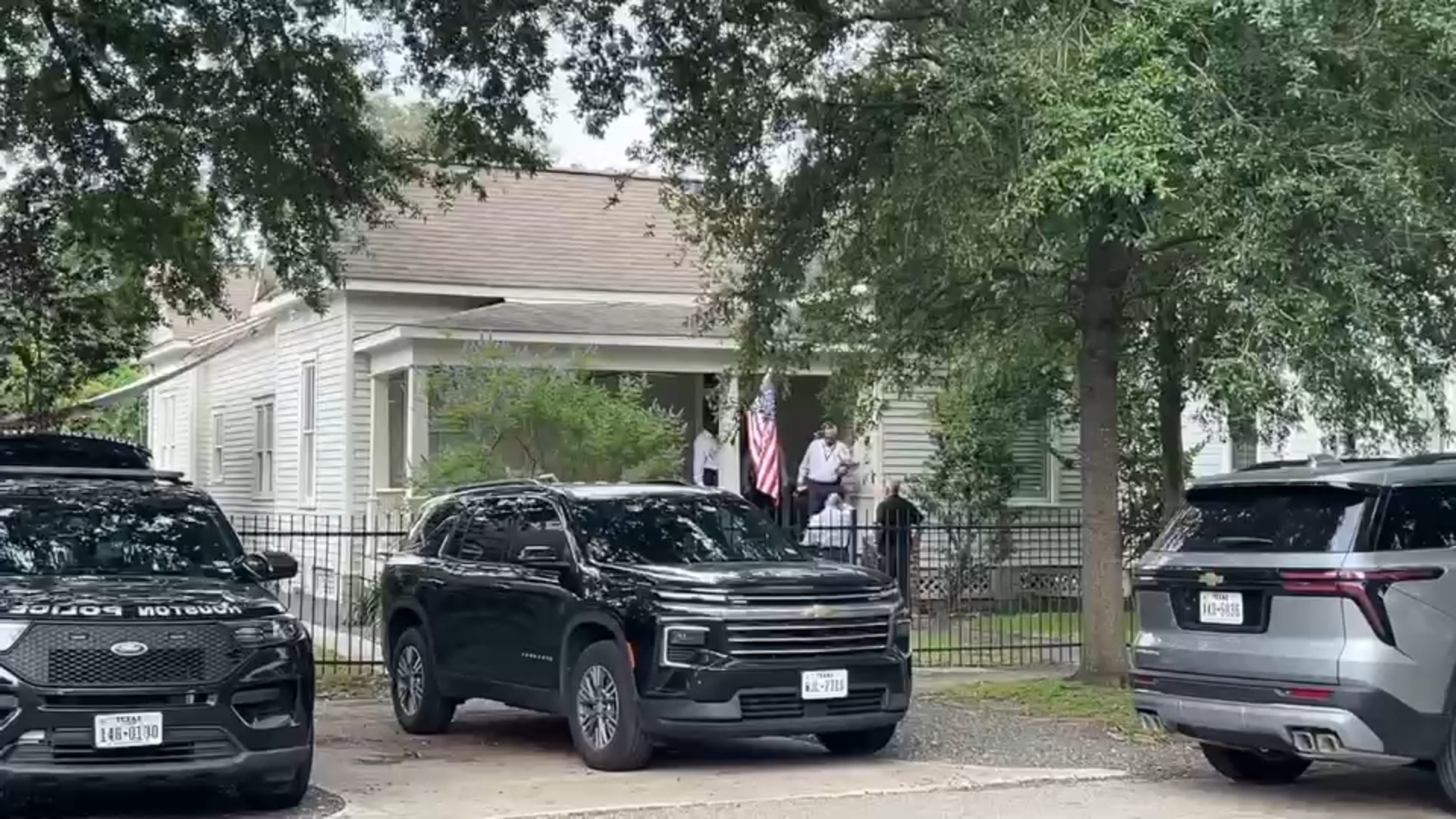 Houston man accused of killing pregnant wife used fake name and ...