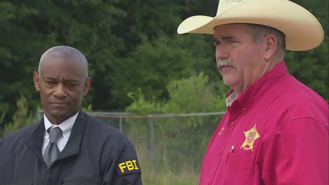 Manhunt continues for gunman accused of killing 5 in San Jacinto County ...