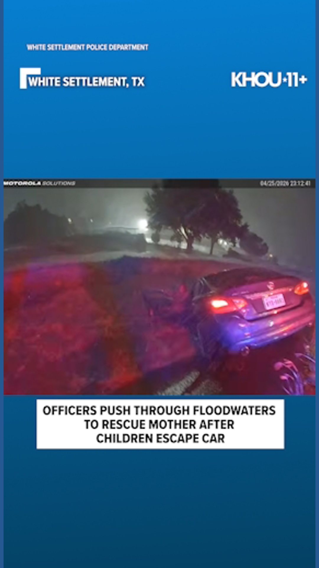 Officers rescue mother after children escape flooded car | khou.com