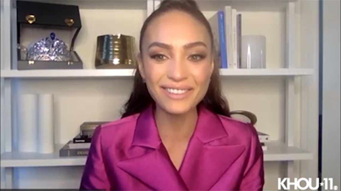 Miss Universe R’Bonney Gabriel memberikan wawancara pertama di Houston