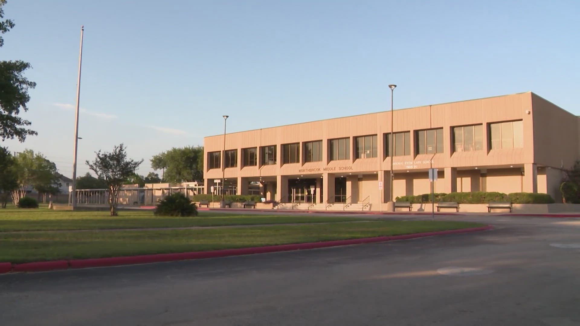 Spring Branch ISD board votes to close Northbrook Middle School | khou.com