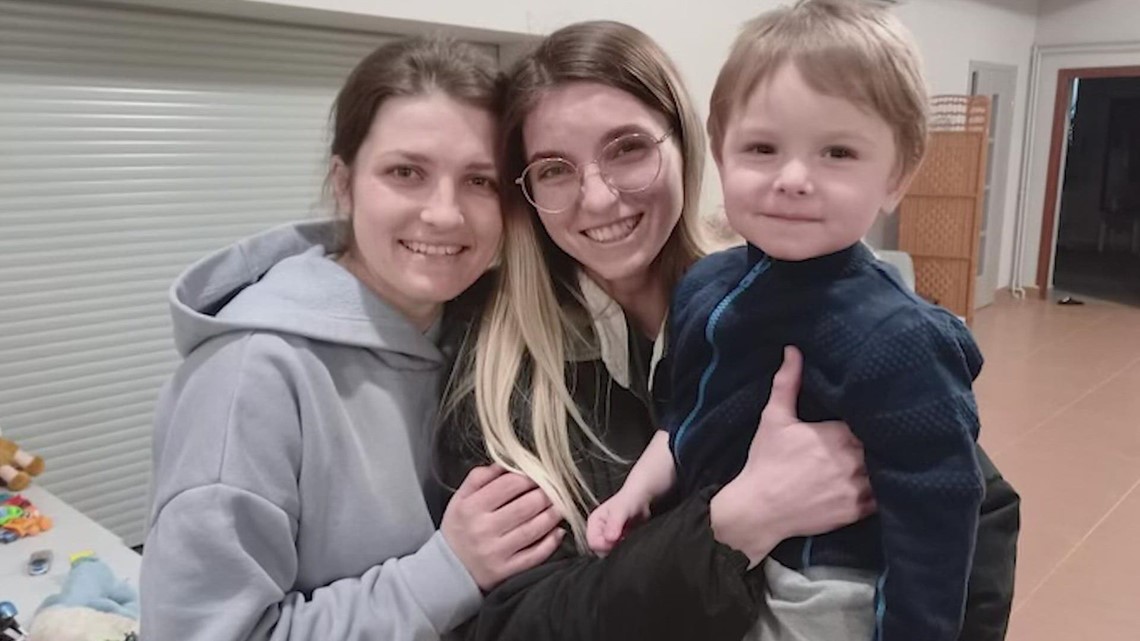 Wanita Ukraina bergabung dengan saudara perempuannya di Pearland setelah mendapatkan visa