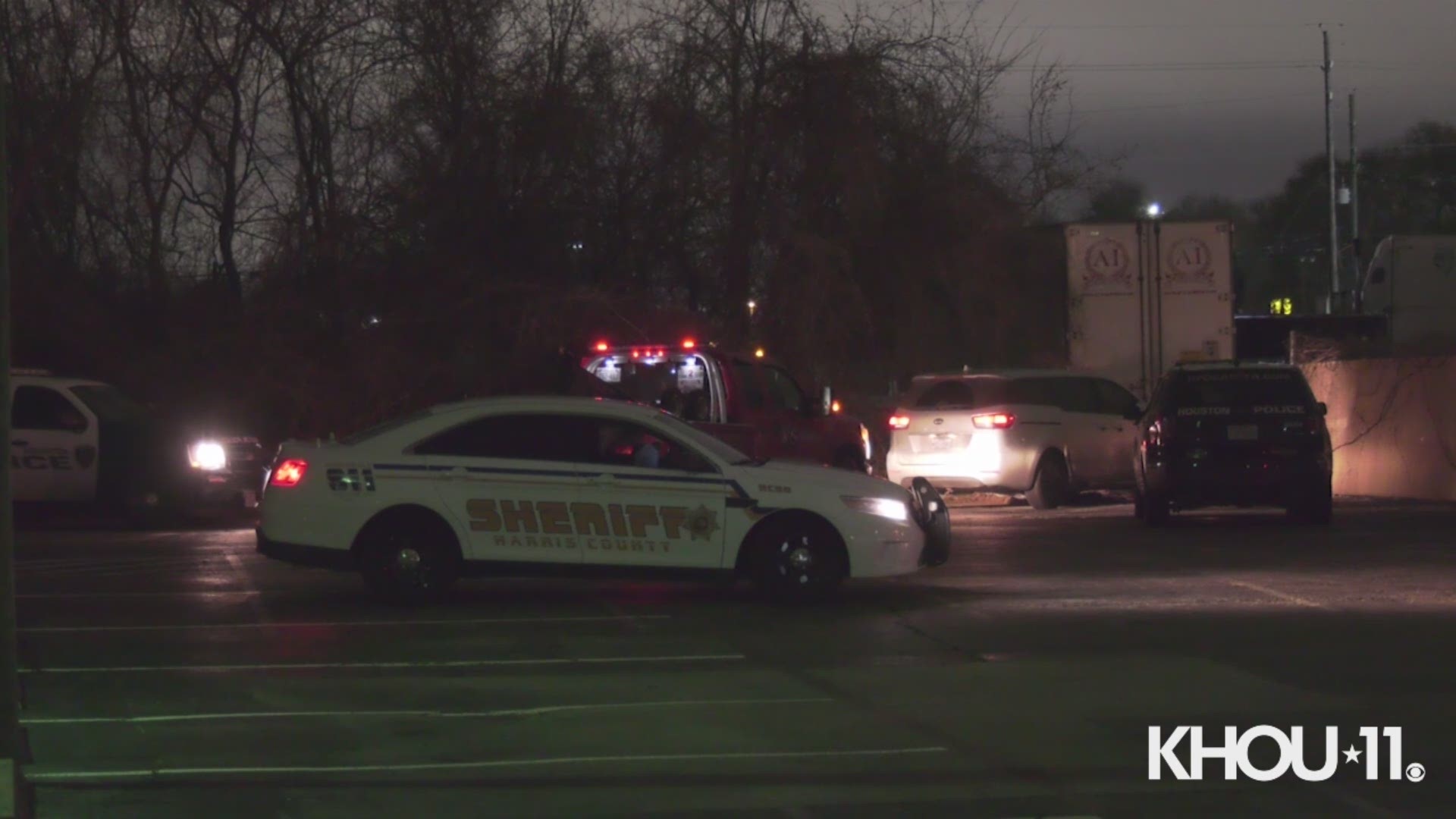 Three juveniles arrested after chase with stolen vehicle ends in crash ...