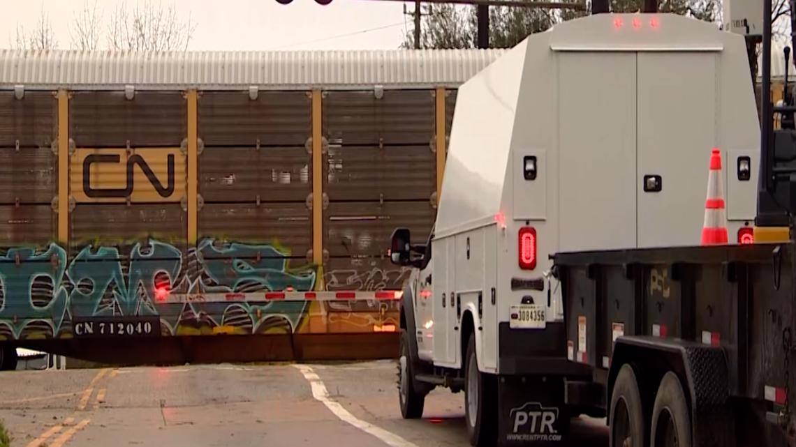 Stopped trains in Houston delay emergency responders