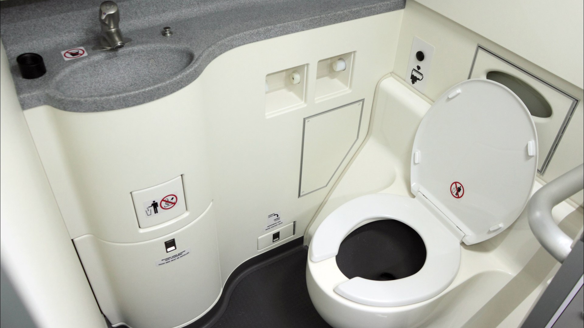 Women in first-class airplane bathrooms taped by Halliburton worker