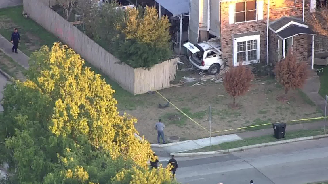 Houston news: Car crashes into house on Ludington; child injured - Vimarsana News