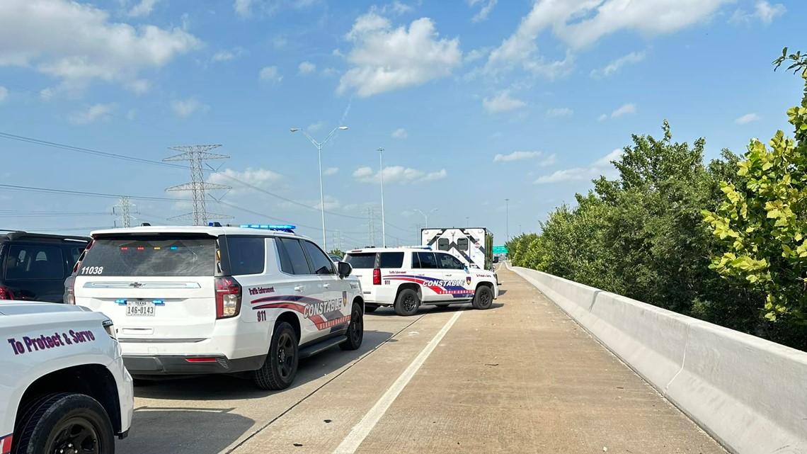 Man jumps out of car on Sam Houston Tollway | Houston, Texas news - Vimarsana News