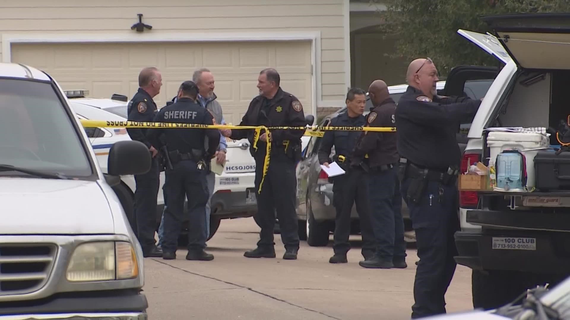 Houston crime: Man crashes into Lucky Star home after being shot | khou.com