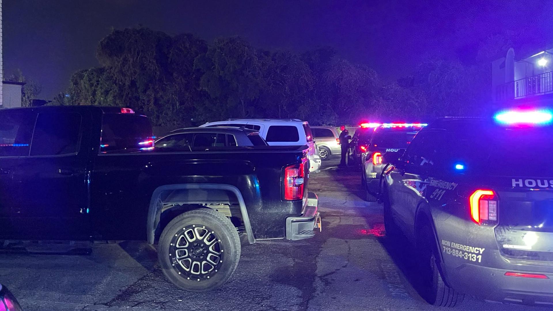 Masked gunman shoots, kills man sitting on porch in Spring Branch, HPD ...