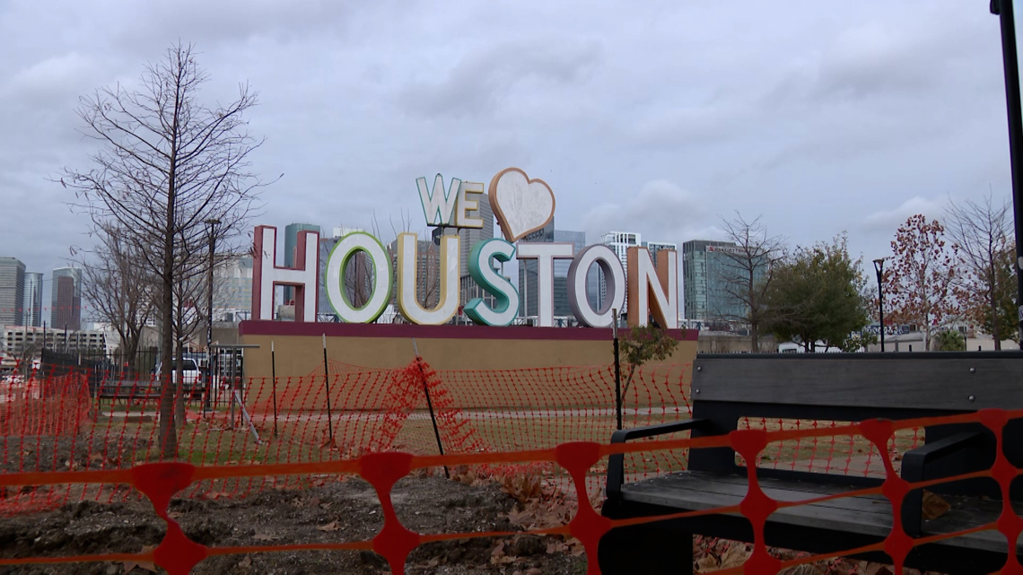 Houston police training for fan marches and spontaneous gatherings ahead of FIFA World Cup