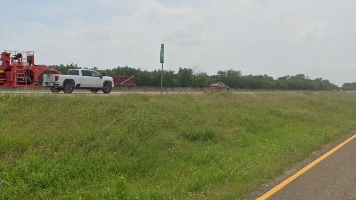 Body found along I-10 in Chambers County - Vimarsana News