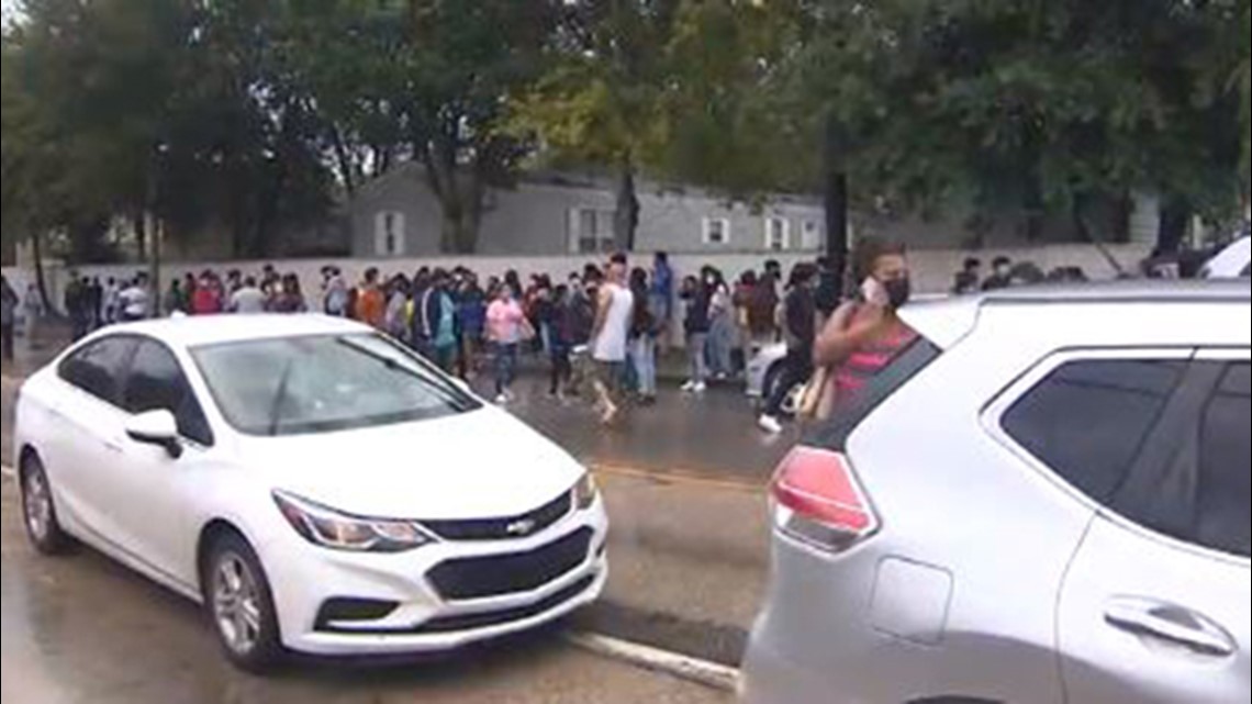 Houston school shooting: One shot, one in custody - Vimarsana News
