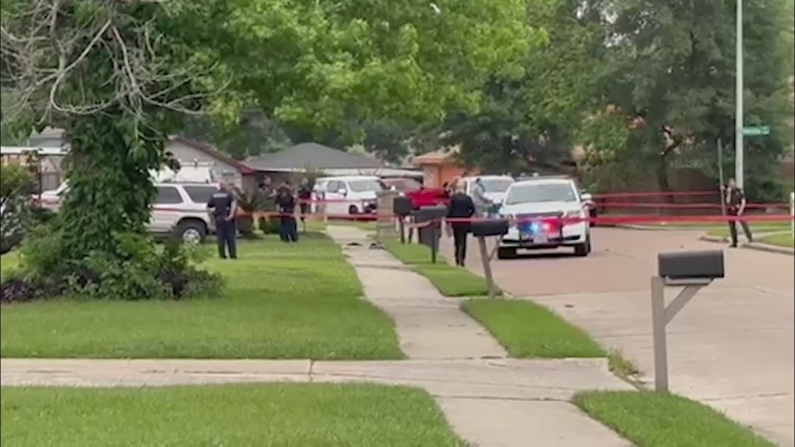 Suspect killed by deputies after shooting at end of chase in northeast ...