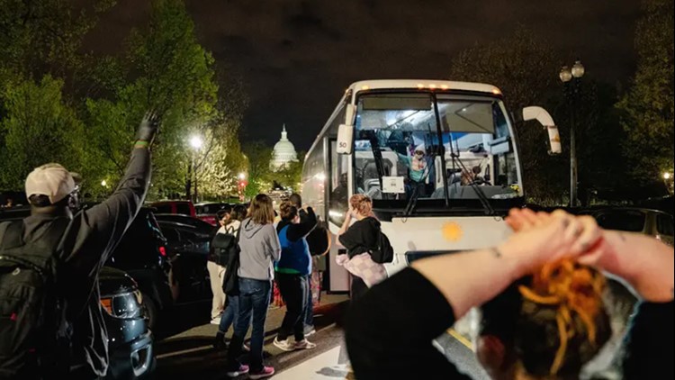 Gov. Greg Abbott asks for private donations to bus migrants to D.C. after criticism for using taxpayer money