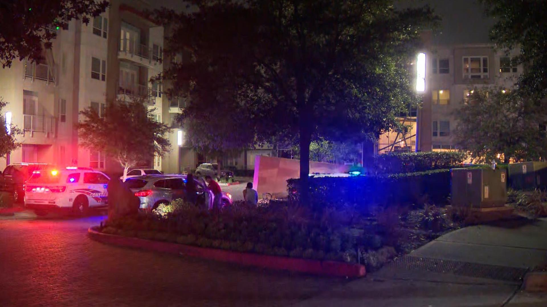 Teen shot 3 times while trying to sell vape pens at Spring apartment ...