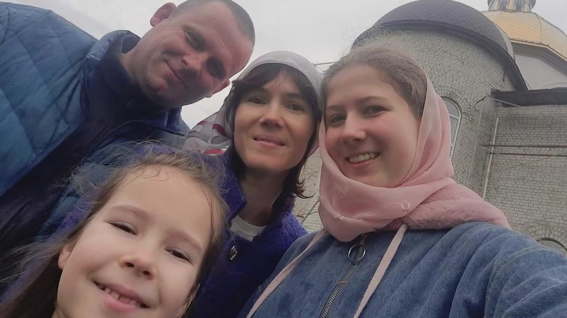 Keluarga siswa Ukraina di daerah Houston berhasil sampai ke Polandia