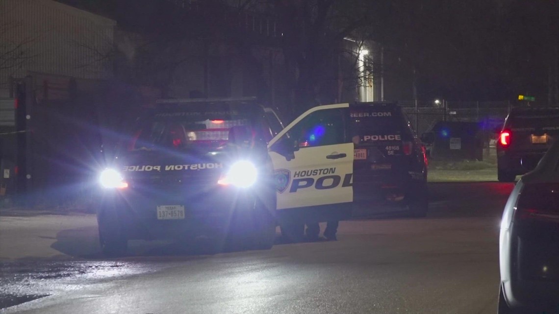 Security guard shot, killed during game room robbery | khou.com