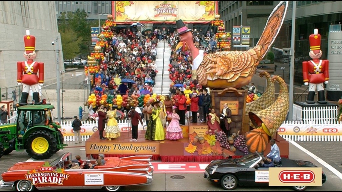 Happening now: H-E-B Thanksgiving Day Parade in downtown Houston | Watch live on KHOU 11!