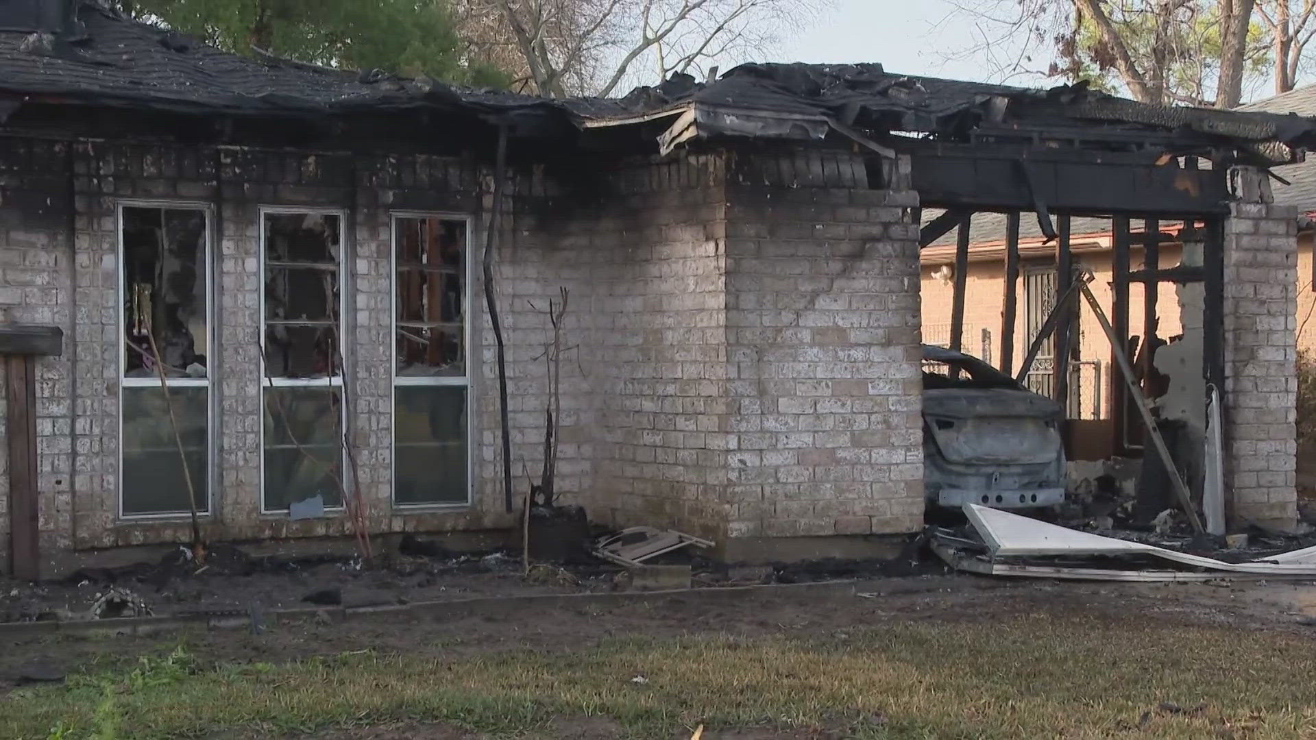 Woman injured after overnight house fire in southwest Houston | khou.com