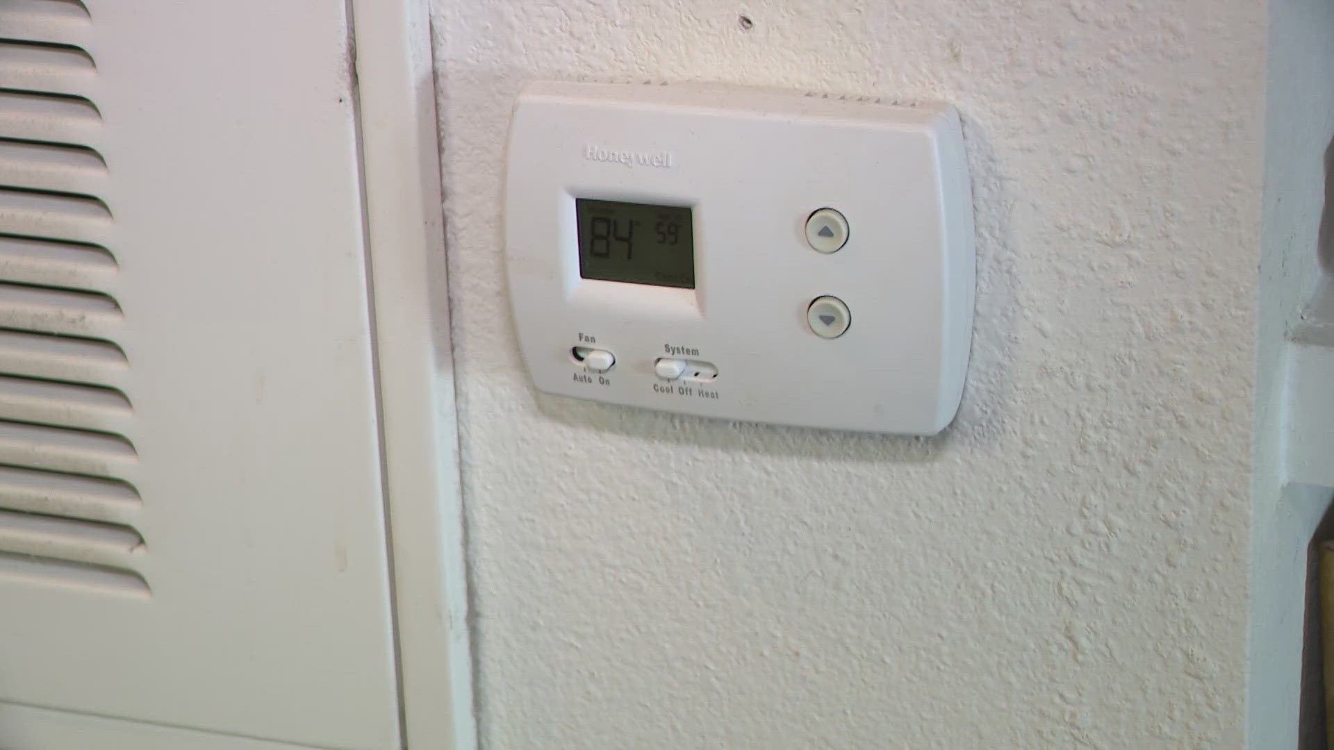 The Magnolia Place senior apartments had work underway to repair air conditioning, but some homes were 84 degrees inside. The residents were frustrated.