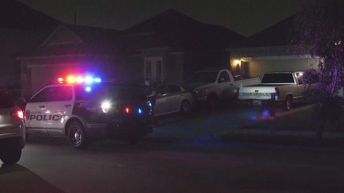 HPD: Masked Man, 3 Others Shot At 2 Homes In SE Houston