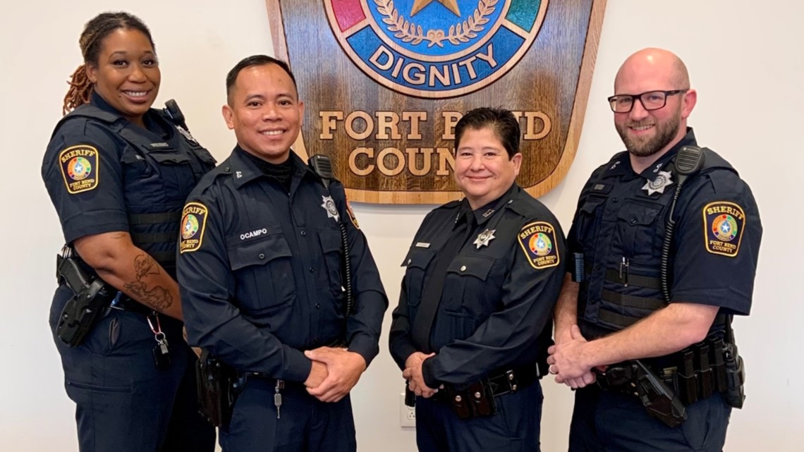 Kantor Sheriff Fort Bend County memperkenalkan seragam biru baru