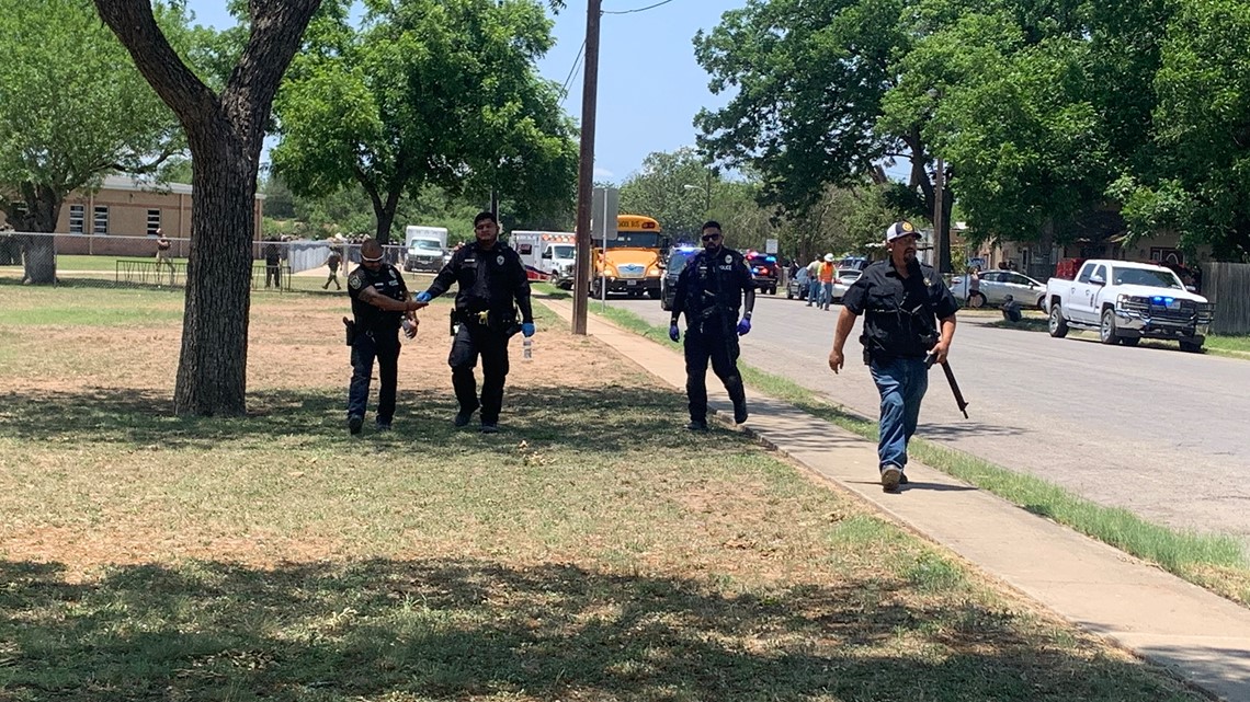 2 people dead, multiple people hospitalized after 'active shooter' situation at Robb Elementary School in Uvalde; suspect is in custody, police say - Vimarsana News