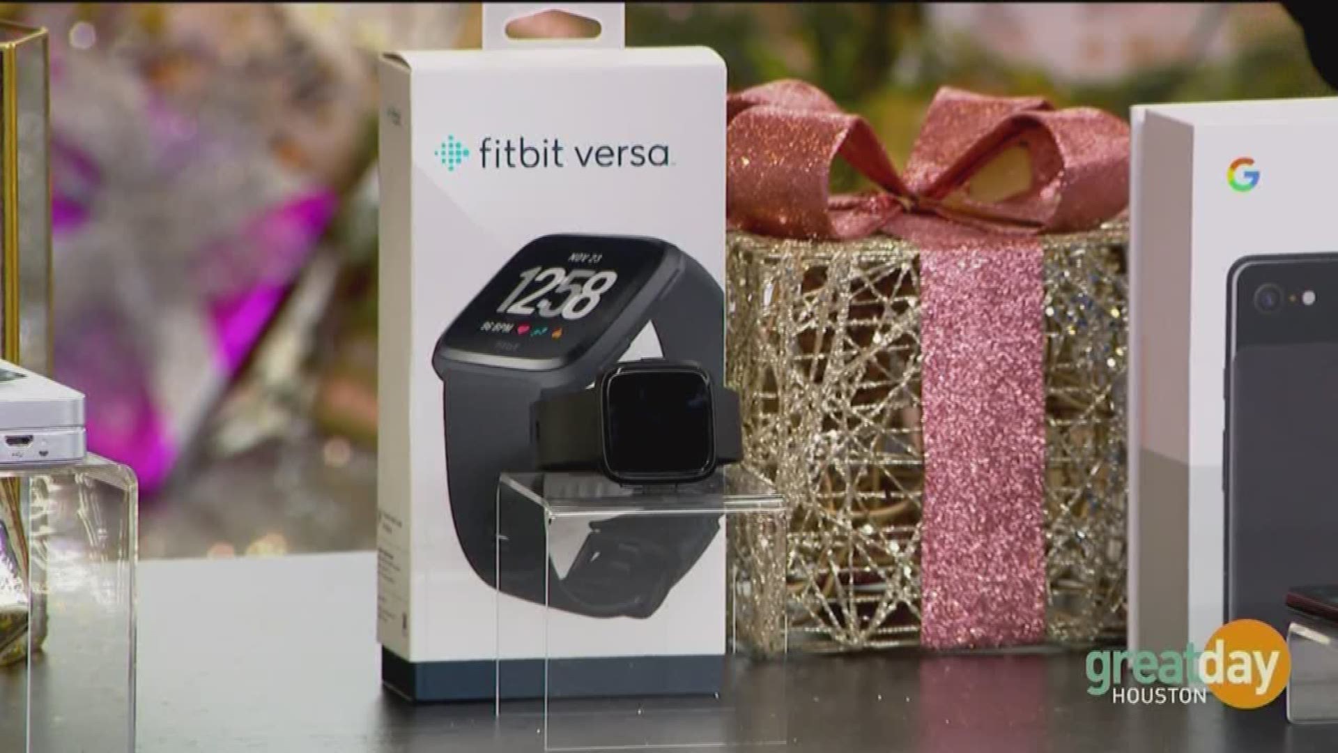 It's easy to get a gift for everyone on your list with Verizon, Tech Expert Jeannine Brew Braggs shows off the hottest tech gifts.