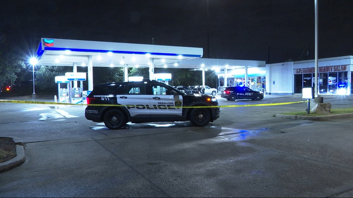 1 tewas, 1 terluka dalam penembakan di pompa bensin Houston barat daya