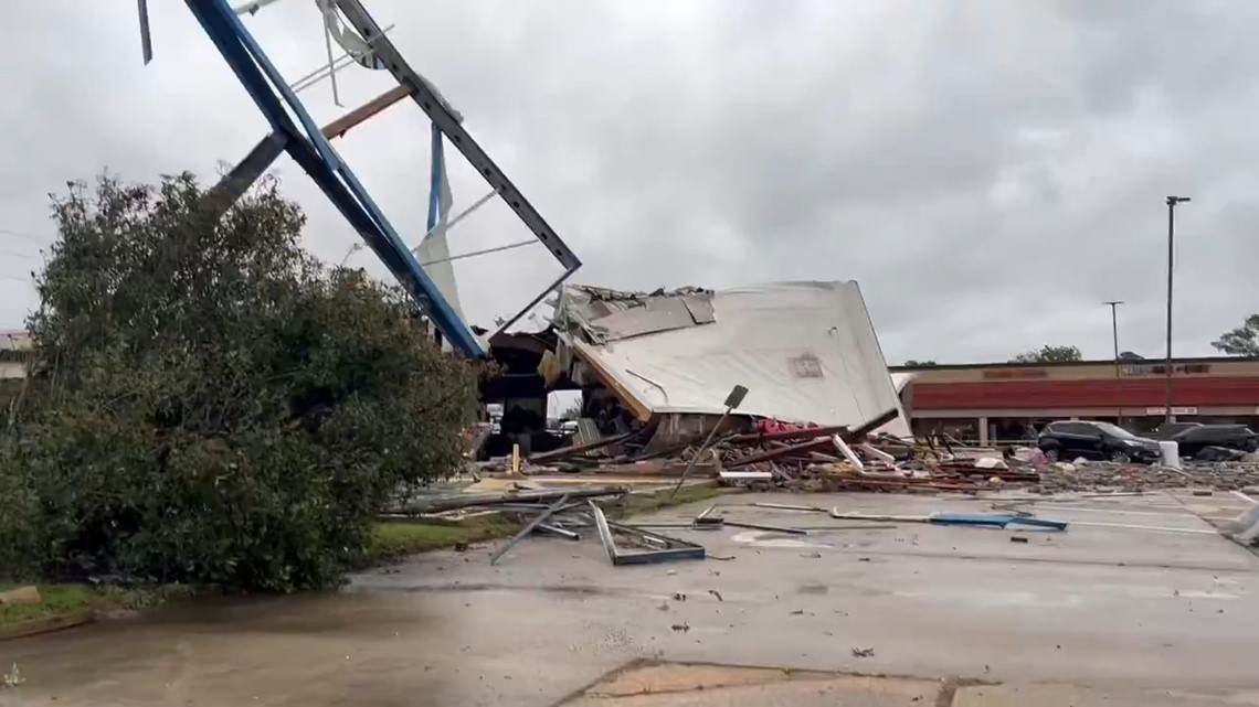 Raw video Firestone in Katy area collapses during strong storms