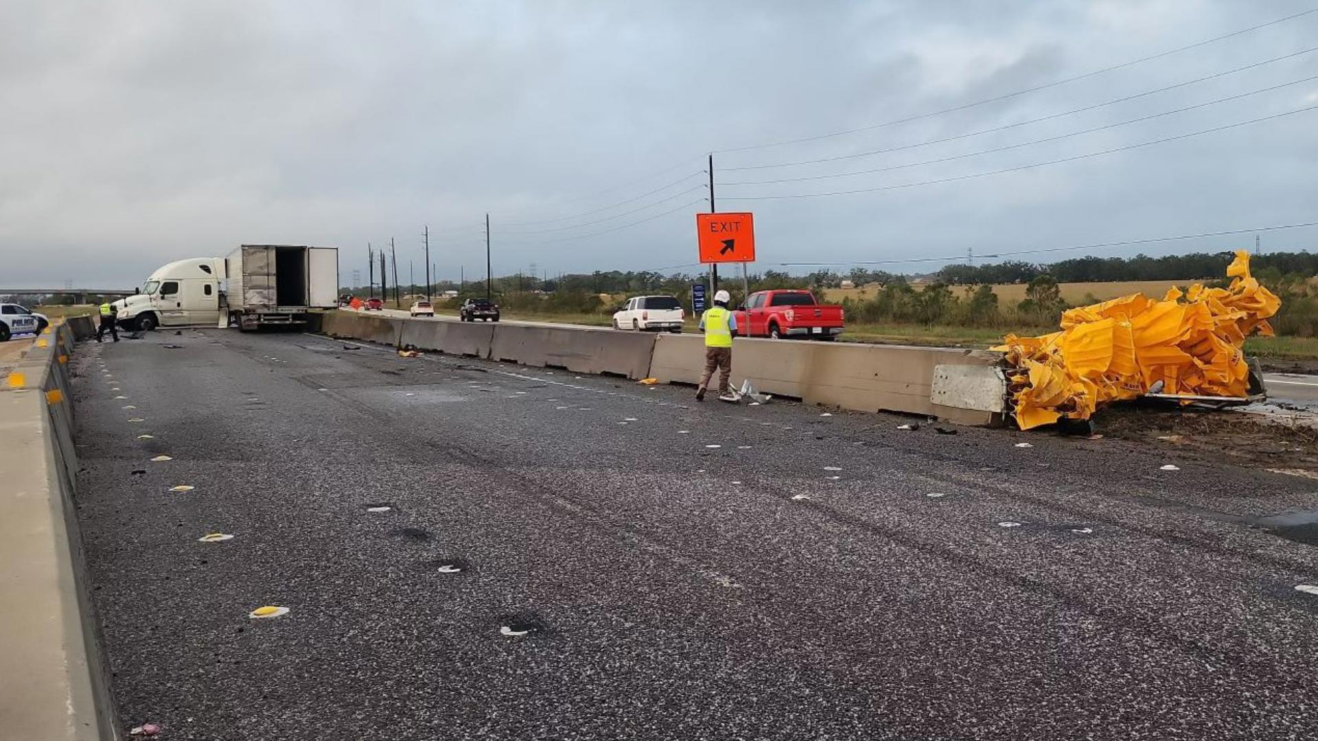 SH-288 southbound shut down at CR 57 due to heavy truck crash | khou.com