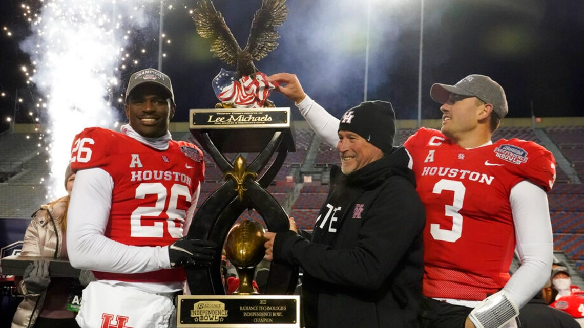 University of Houston beats LouisianaLafayette in bowl game