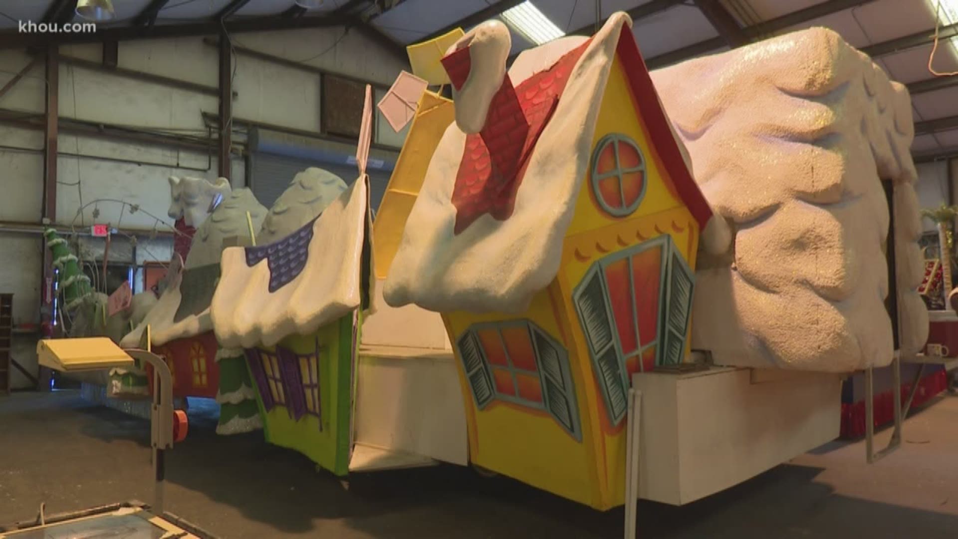 KHOU 11 reporter Adam Bennett gives us a sneak peek at the floats to be featured in the HEB Thanksgiving Day Parade.