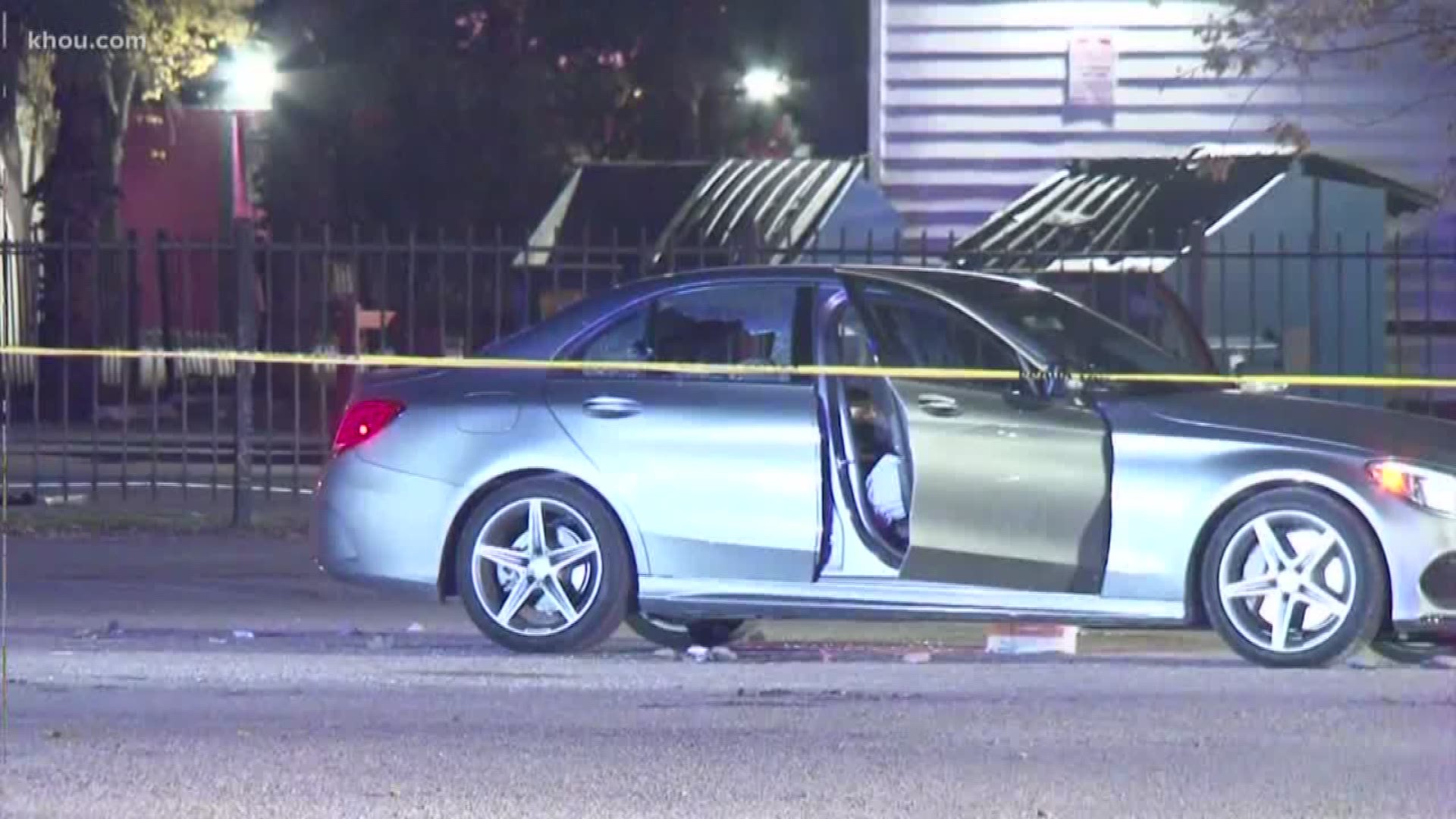 2 men killed in car outside strip club; gunmen on the run | khou.com