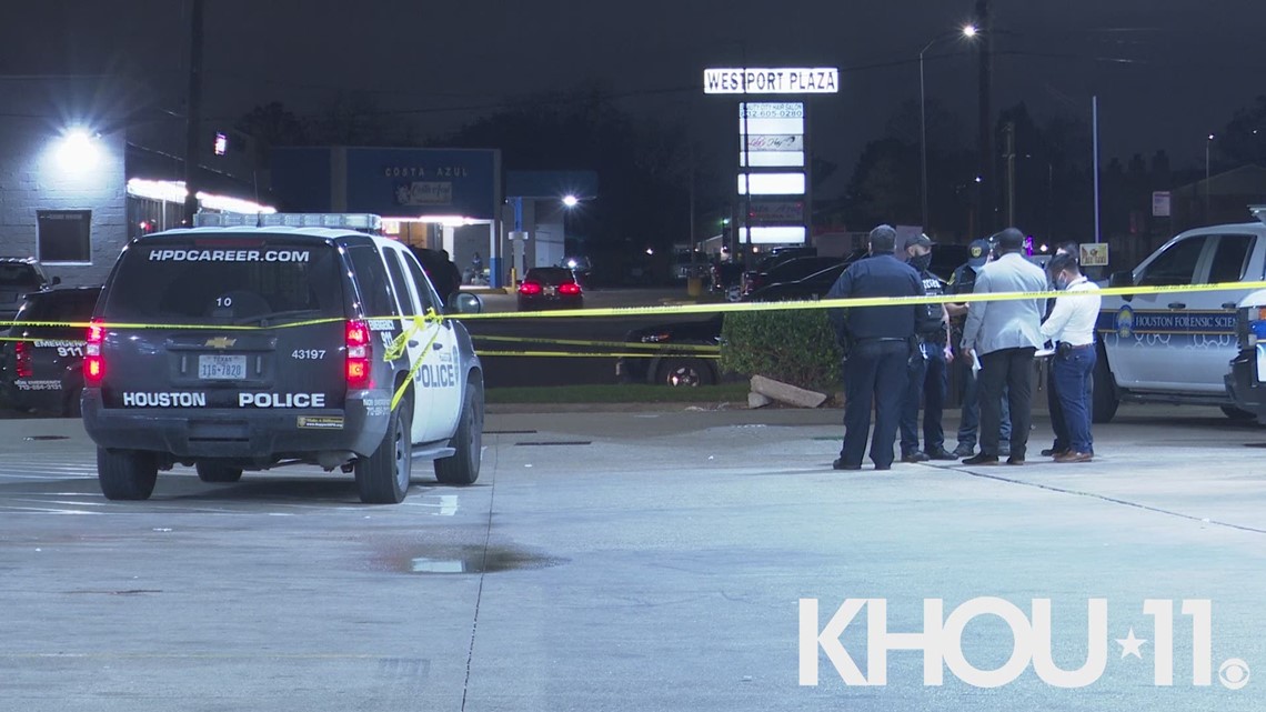 Raw video: Drug deal gone bad leads to shooting, crash into home | khou.com