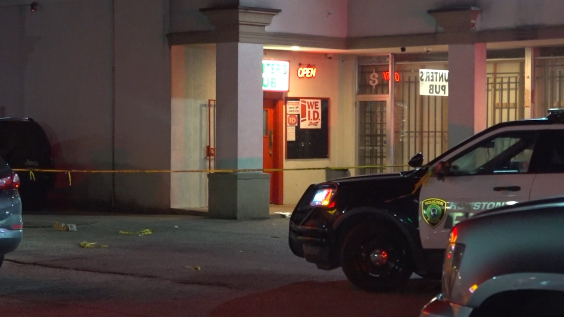 Man shot, killed after disturbance at Hunter's Pub near Meyerland - Vimarsana News