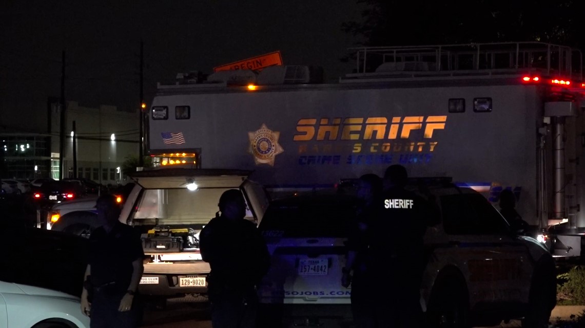 Harris County, Texas crime: Deputy shoots man breaking into cars | khou.com