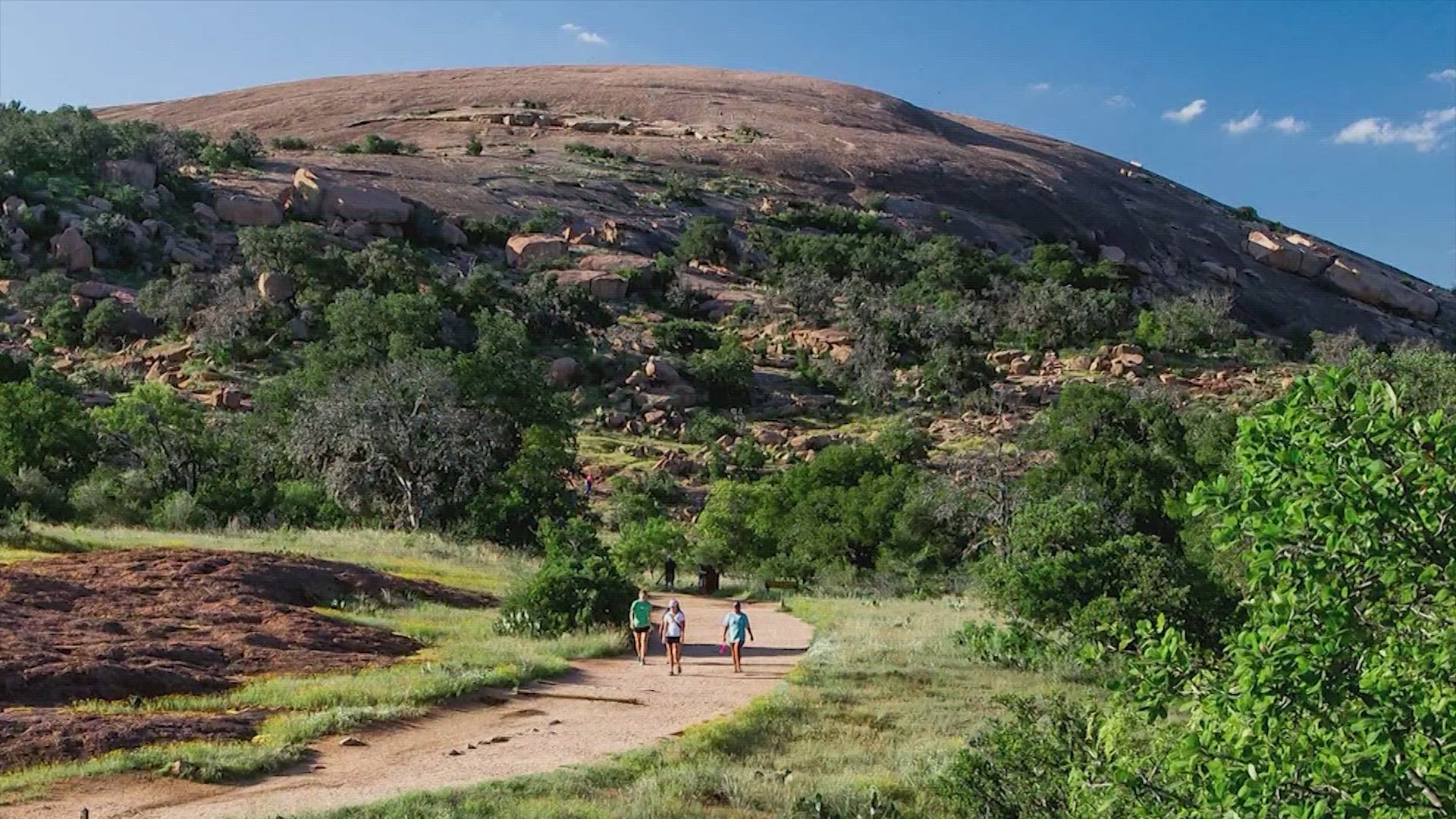 Park officials are asking visitors to take the necessary precautions during the heat wave while also asking them to leave their pets at home.