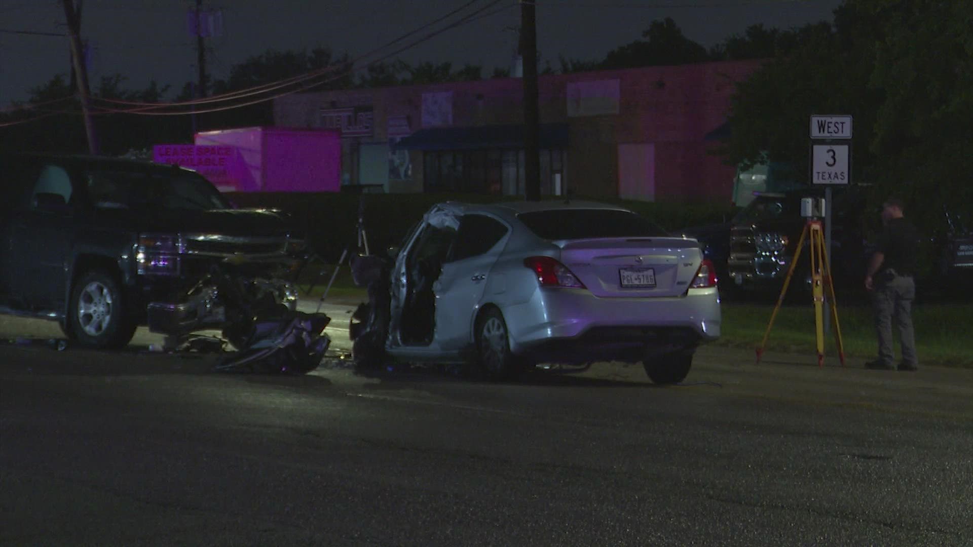 KHOU 11's Michelle Choi reports from Winkler Dr where a deadly crash happened late Tuesday night