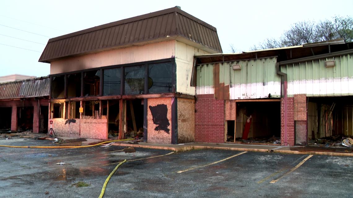 'It's ruining my business' | Vacant building on Westheimer burns for ...