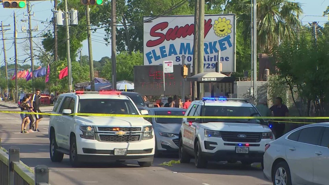 Houston, Texas shooting 2 dead, 2 injured at flea market