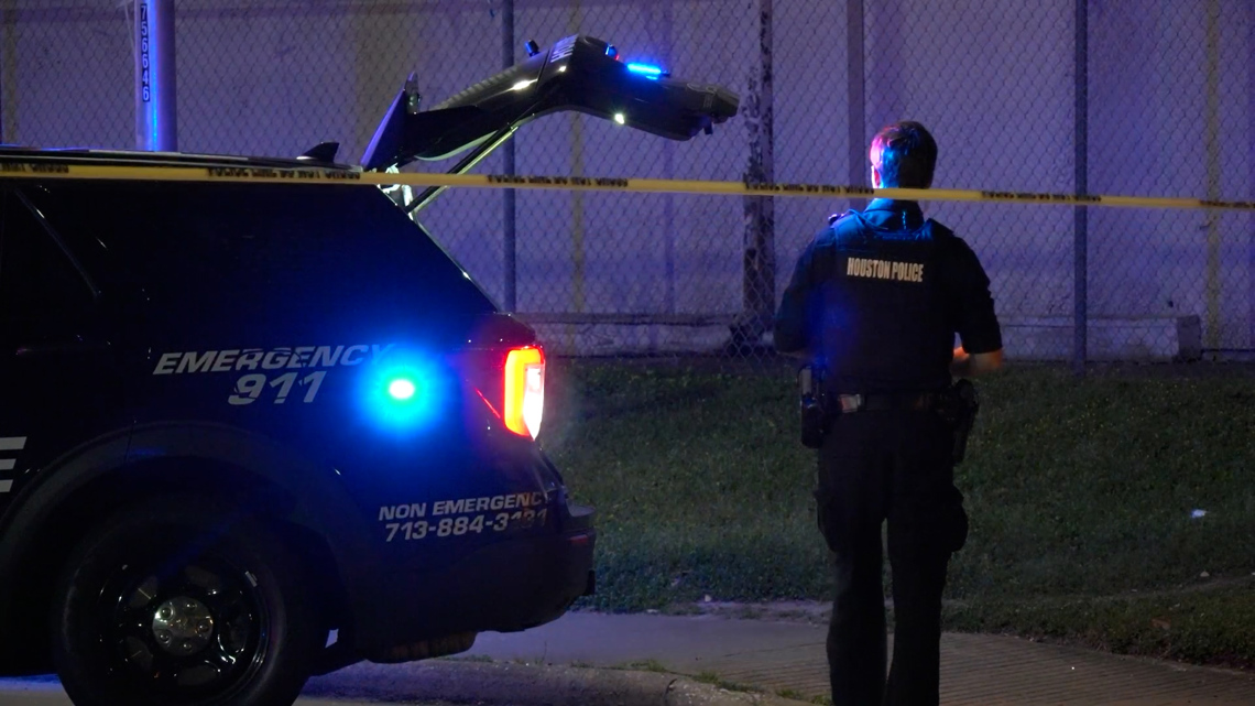 Man found dead in middle of road with gunshot wound to head, Houston ...