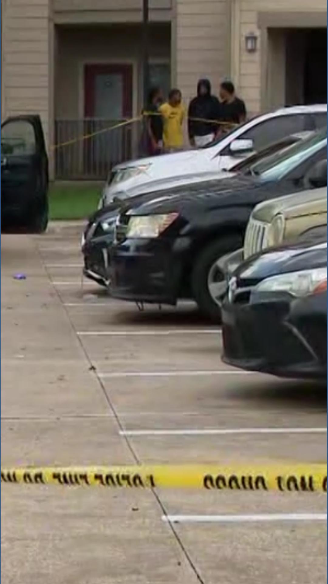 25-year-old man shot and killed at apartment complex in SW Houston ...