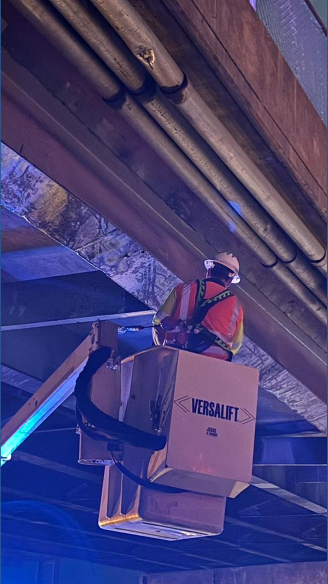 Second truck strikes Houston Avenue bridge on I-10 this week | khou.com