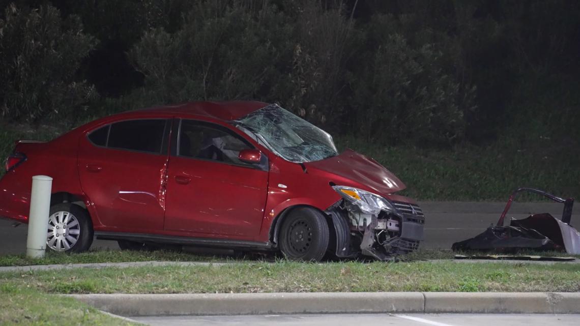 Toddler survives deadly crash along Beltway 8, Houston police say