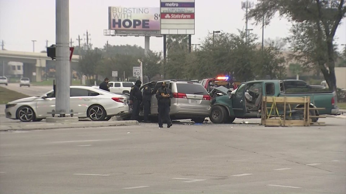 HPD: 2-year-old girl dies after being ejected from vehicle during crash ...